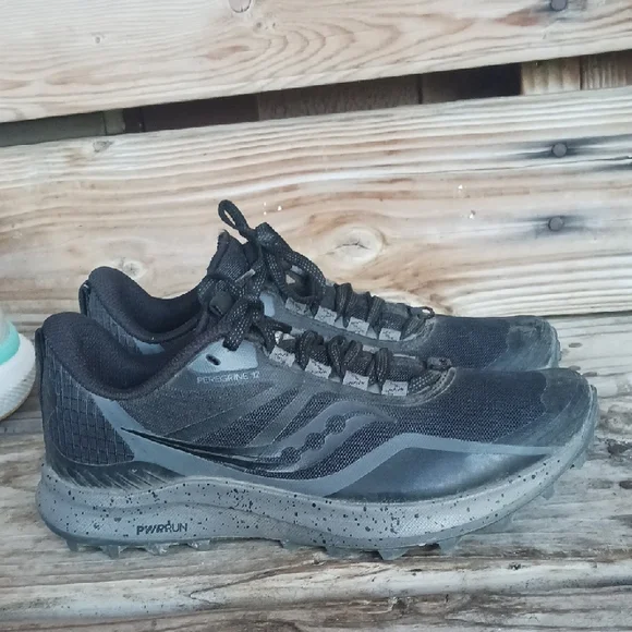 Men's Black Running Shoes - Picture 2 of 10